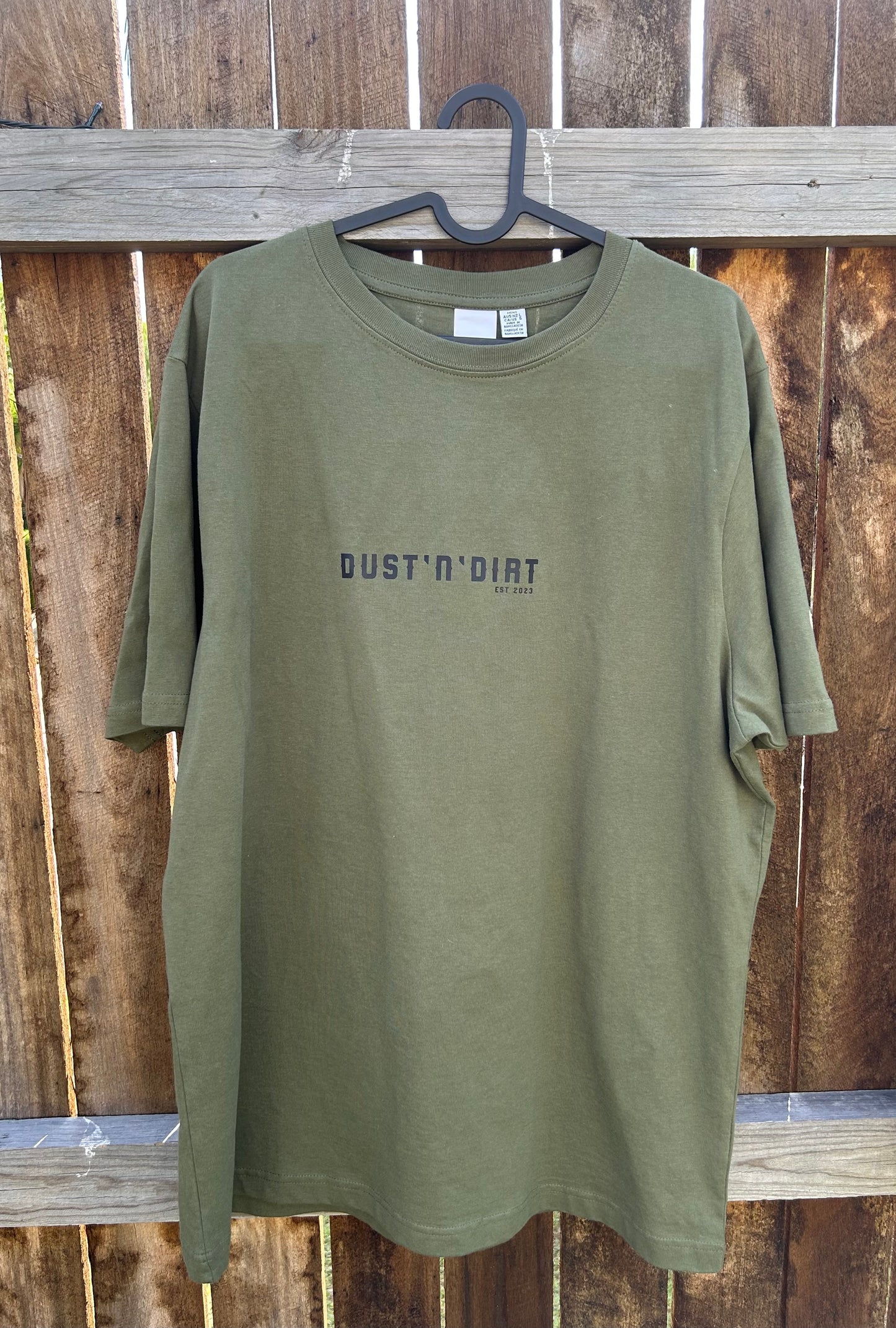 Dust ‘N’ Dirt T-shirt (text)