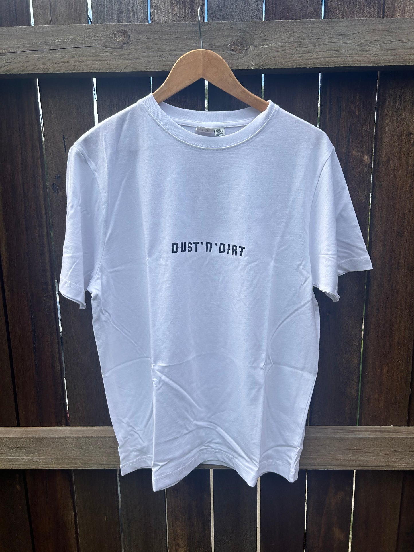 Dust ‘N’ Dirt T-shirt (text)