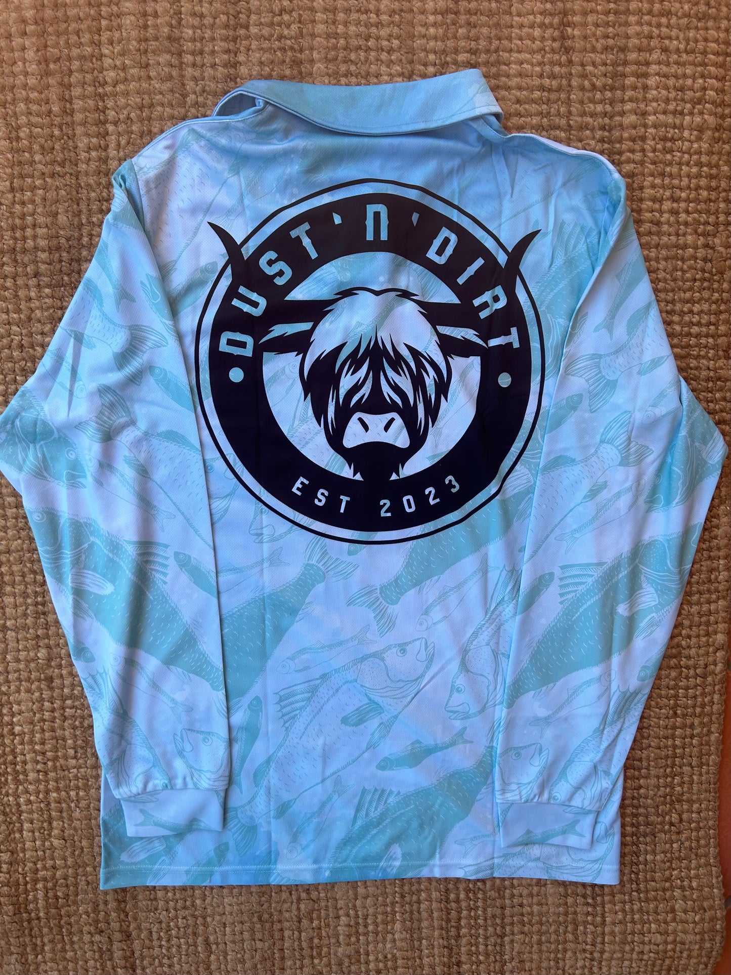 Long sleeve sports shirt